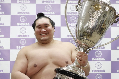 Тэрунофудзи Ган-Эрдэнэ в третий раз завоевал Кубок Императора Японии