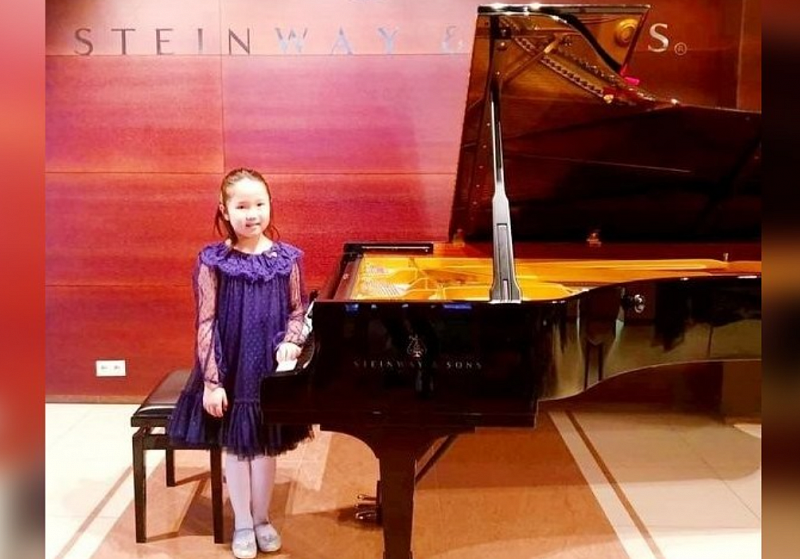 Юная пианистка из Монголии заняла 3-е место на международном онлайн-конкурсе