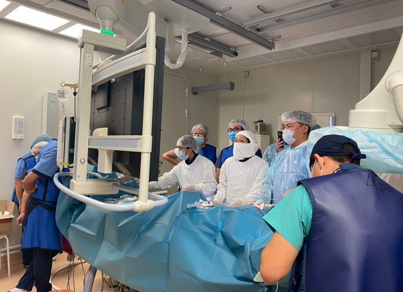В Бурятии впервые провели транскатетерную имплантацию аортального клапана
