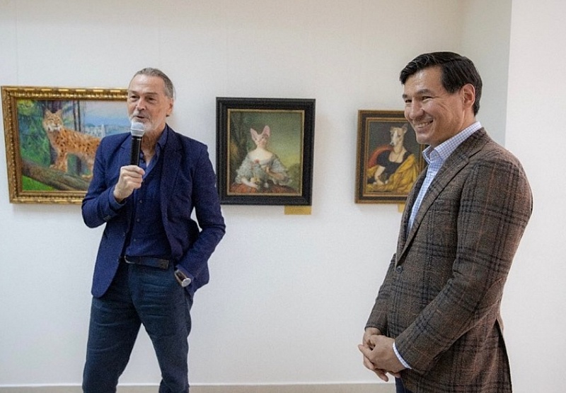 В Калмыкии открылась выставка Никаса Сафронова