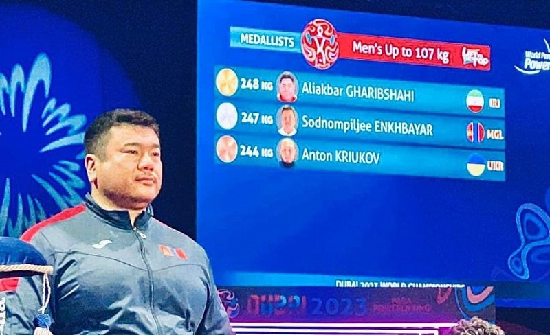 Монгольский тяжелоатлет завоевал серебро на ЧМ по пауэрлифтингу