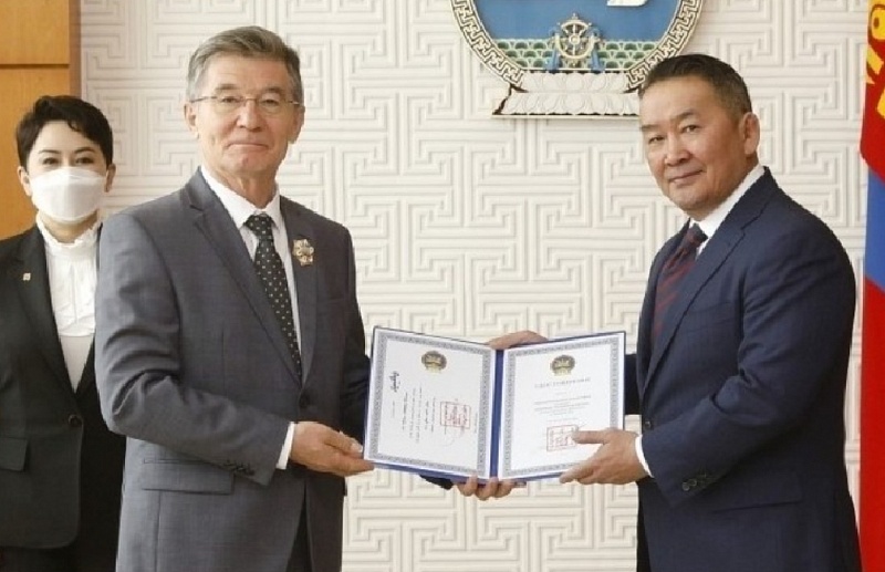 Посла России наградили высшей государственной наградой Монголии