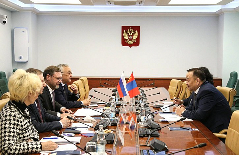 Посол Монголии в РФ встретился с зампредом Совета Федерации 