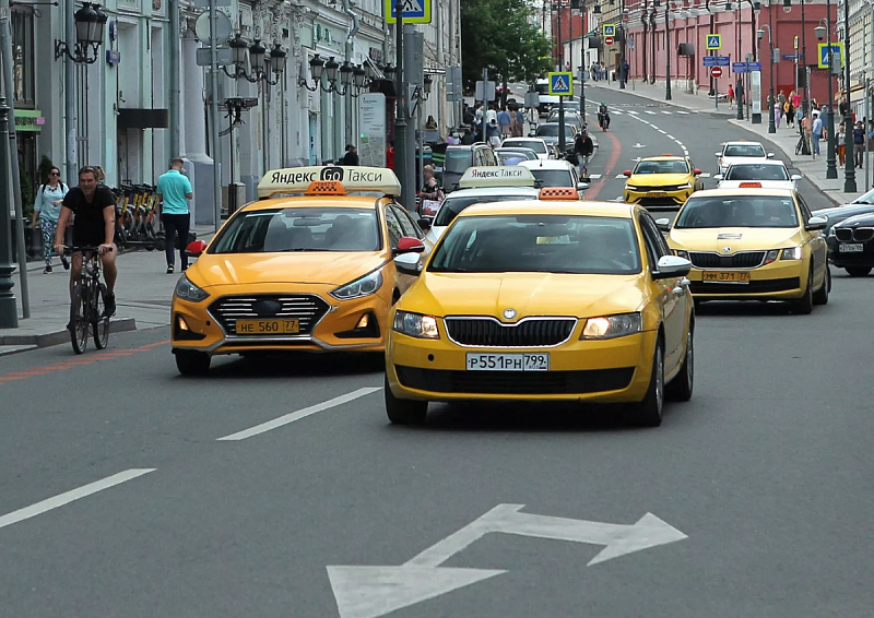 Введен запрет на работу в такси людям, имеющим более трех неоплаченных штрафов