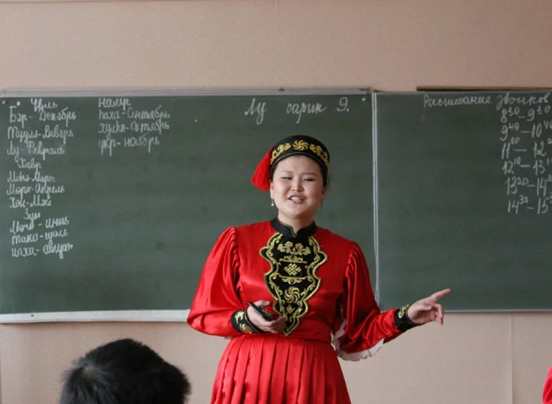 В Калмыкии вручили премии преподавателям национального языка