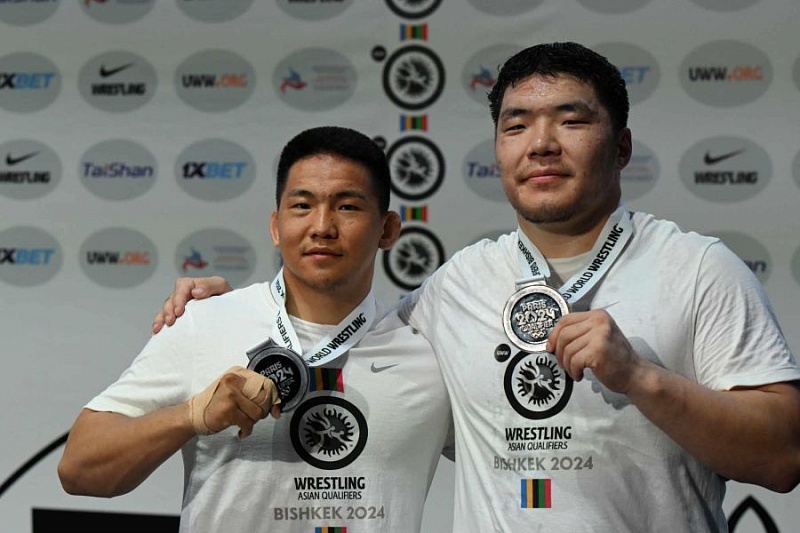 Монгольские борцы завоевали три олимпийские лицензии на отборочном турнире в Бишкеке