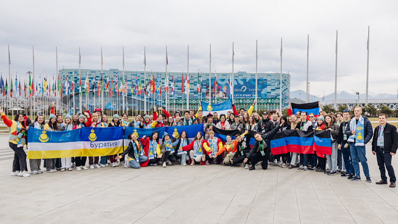 Делегации Бурятии и Донецкой народной республики встретились на Всемирном фестивале молодежи