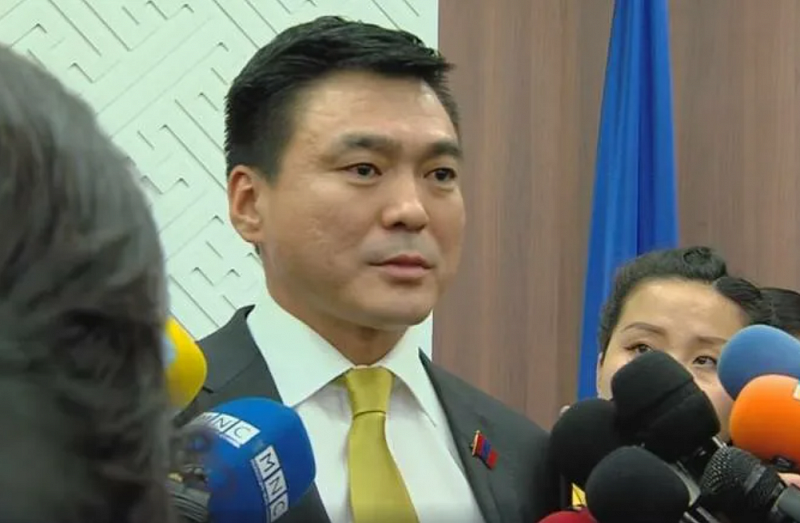 Монголия решила временно приостановить вакцинацию населения