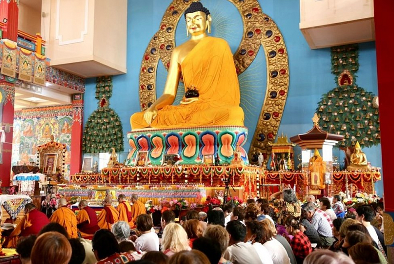 В главном буддийском храме Калмыкии прошел молебен к 1 сентября