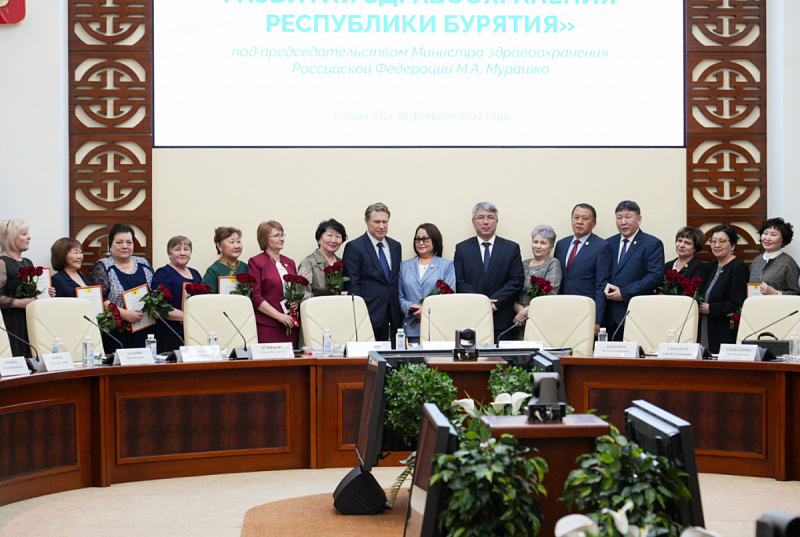 Ведомственными наградами Минздрава России награждены 14 медицинских работников Бурятии