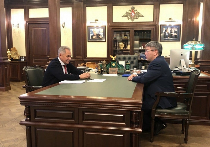 Сергей Шойгу и Алексей Цыденов обсудили вопросы сотрудничества по ряду направлений