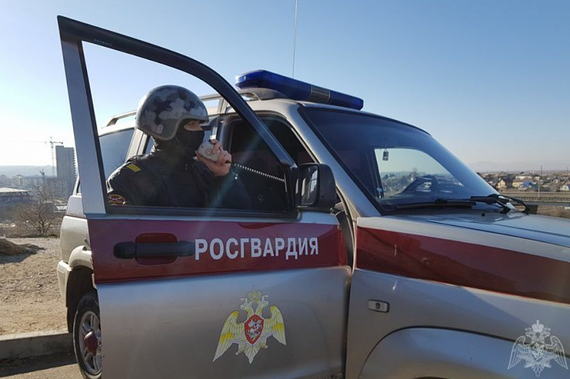 В Улан-Удэ сотрудники Росгвардии задержали подозреваемых в грабеже