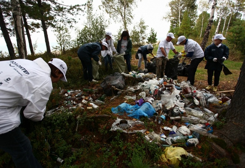 За лето на Байкале волонтеры собрали более 300 тонн мусора