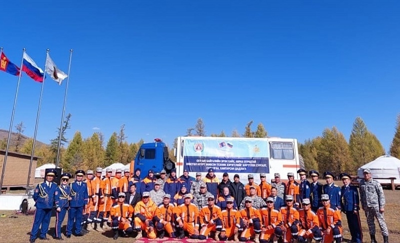 Водолазы МЧС России и Монголии проводят совместные тренировки по очистке озера Хубсугул