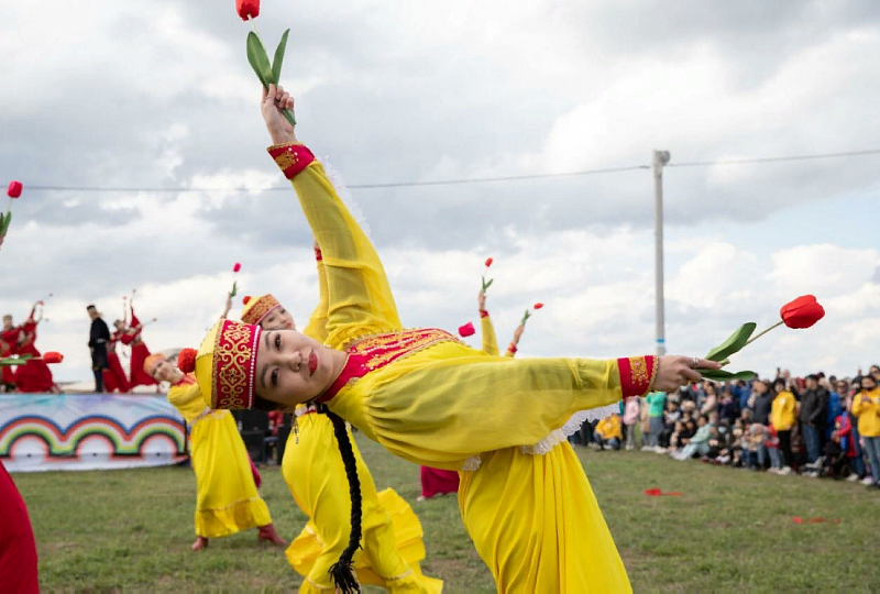 В Калмыкии состоялся фольклорно-этнографический праздник – Фестиваль тюльпанов. ФОТО