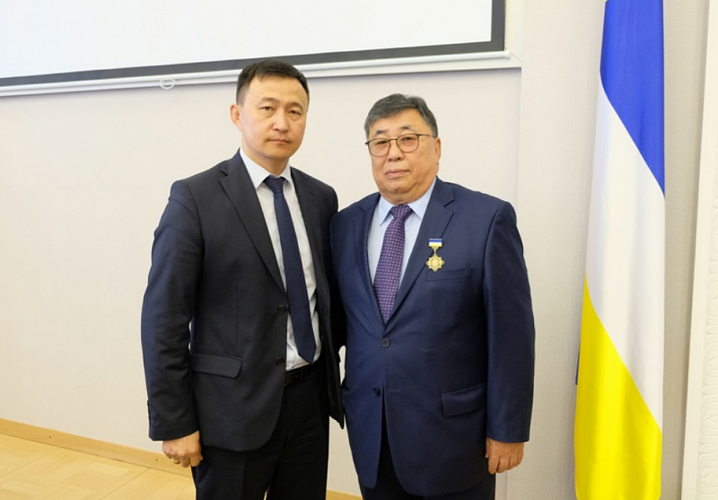 Генконсула Монголии наградили медалью Агвана Доржиева