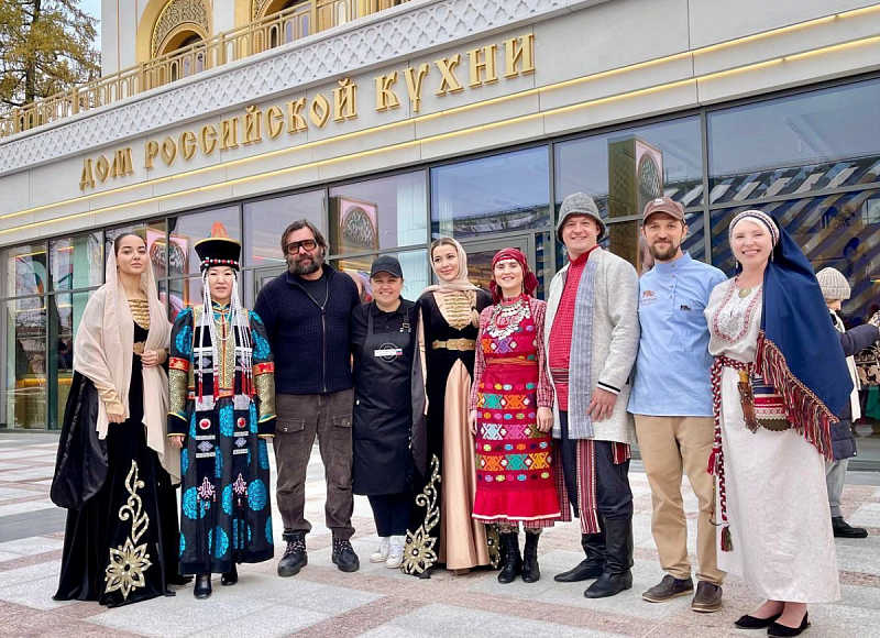 Посетителей выставки «Россия» угостят буузами и хушуурами