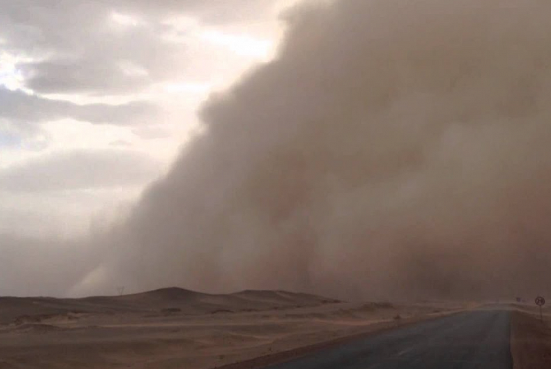 Песчаная буря накрыла большую часть территории Монголии