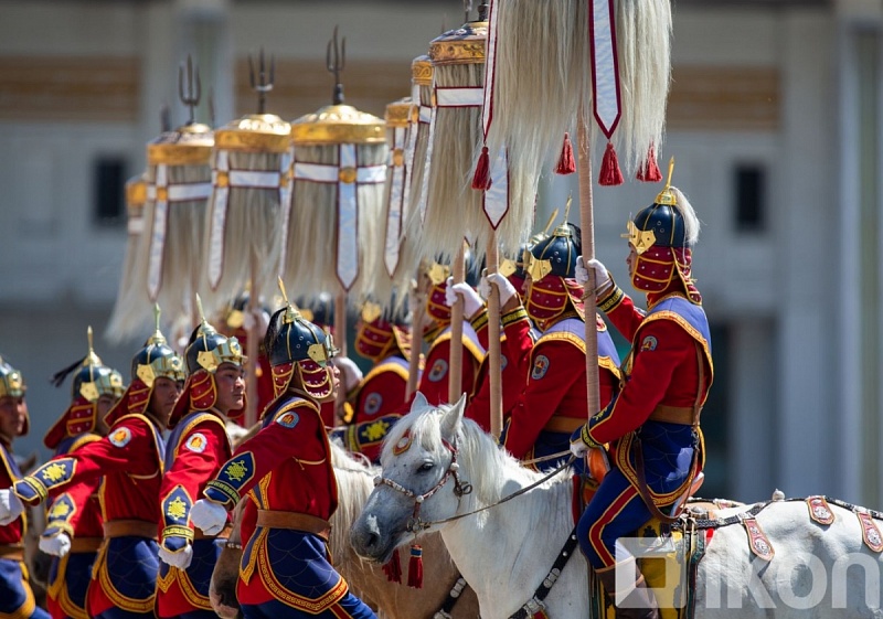 Церемония почитания Девяти белых бунчуков состоялась на главной площади Монголии. ФОТО