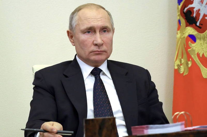 Путин подписал закон о блокировке сотовой связи в местах лишения свободы