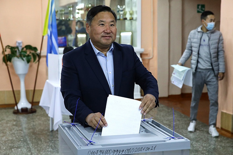 Владислав Ховалыг победил на выборах главы Республики Тыва