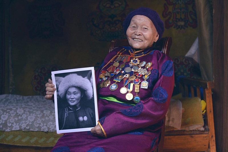 В Монголии открыли выставку о 101-летней участнице встречи со Сталиным