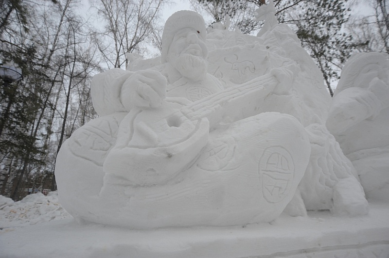 Команда мастеров из Тувы победила на фестивале снежной скульптуры в Новосибирске. ФОТО