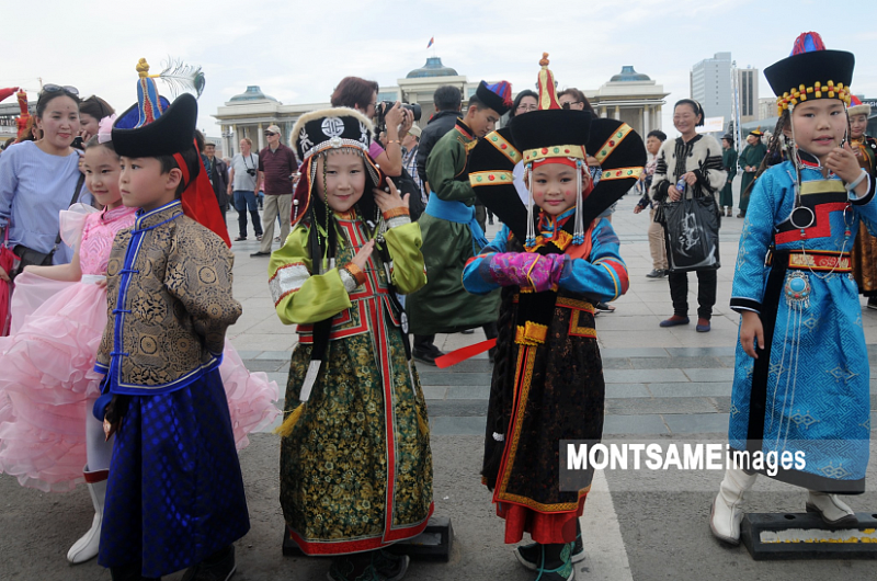 Президент Монголии открыл национальный фестиваль Наадам