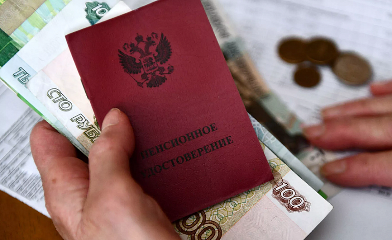 Страховые пенсии неработающих пенсионеров вырастут до 25 590 рублей