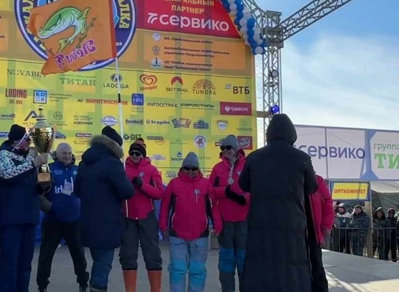 На фестивале "Байкальская рыбалка" впервые победила женская команда. ВИДЕО