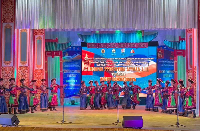 Бурятские артисты выступили на сцене одного из старейших театров Монголии