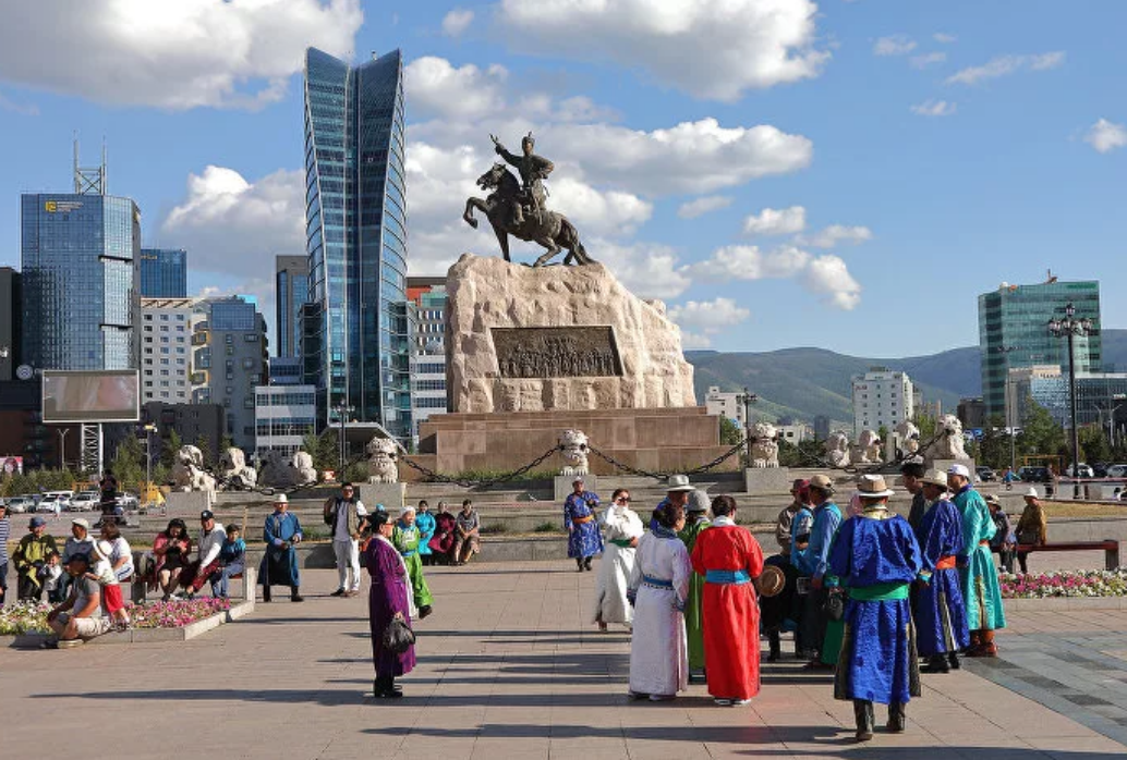 Время в монголии сейчас. Монголия Улан Батор. Население Улан-Батора Монголии. Улан Батор МНР. Монголия столица Улан Батор.