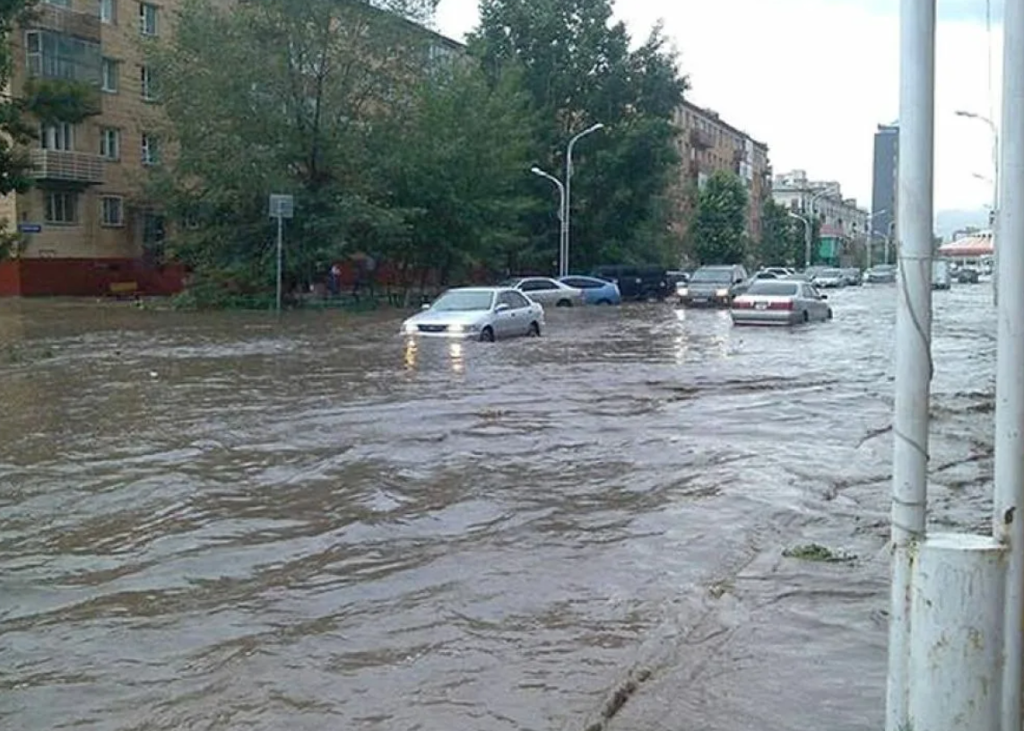 Превратился дождь. Потоп Монголия. Потоп в Улан-Удэ сегодня. Дождь погода в Улан Удэ.