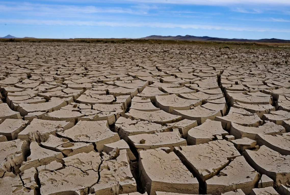 Центральная Азия опустынивания. Опустынивание в Монголии. Засуха в центральной Азии. Опустынивание Саудовской Аравии. Глобальные проблемы азии
