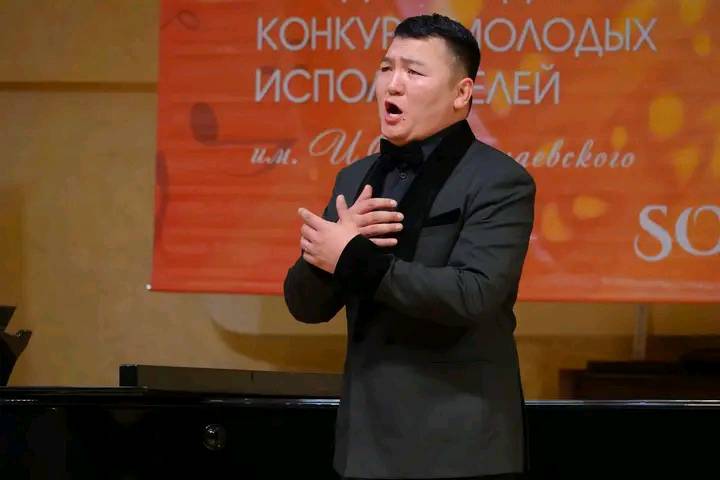 Монгольский певец занял первое место на Международном вокальном конкурсе