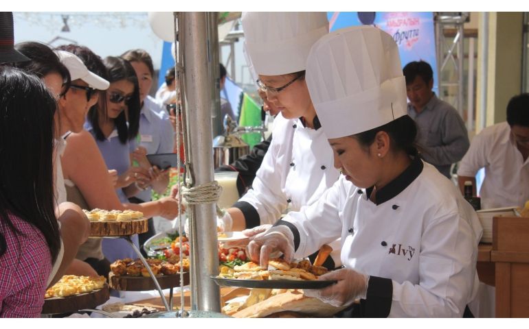 Фестиваль «UB Food» пройдёт на площади Сухэ-Батора уже в этом месяце