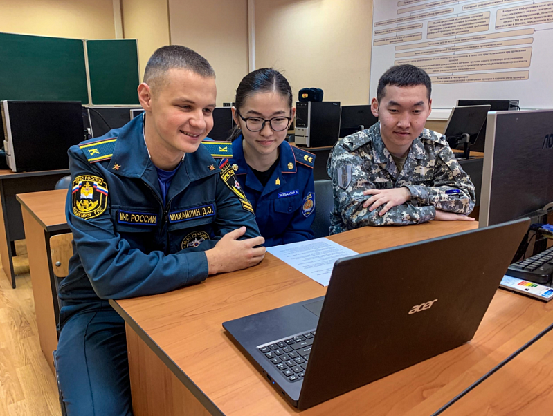 Школьники и курсанты академии МЧС провели уникальный телемост с Монголией