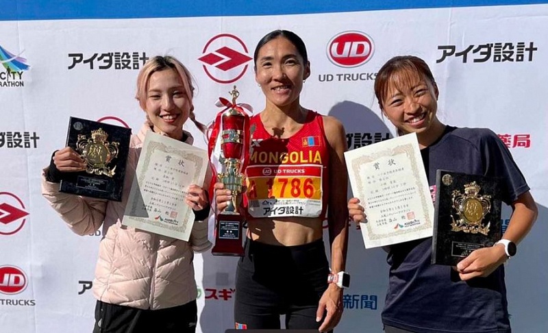 Монгольская спортсменка одержала победу на международном марафоне в Японии