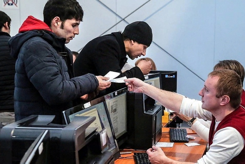 МВД с 16 июня по 31 декабря приостанавливает сроки временного проживания иностранцев в РФ