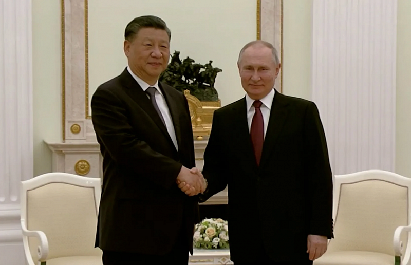 Путин и Си Цзиньпин поддерживают тесную стратегическую связь - МИД КНР