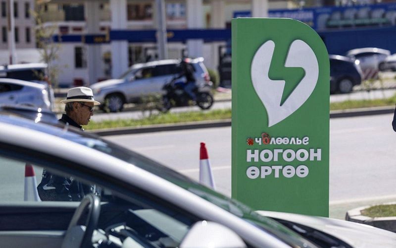 В Улан-Баторе открыли зарядную станцию для электромобилей, работающую полностью на солнечной энергии