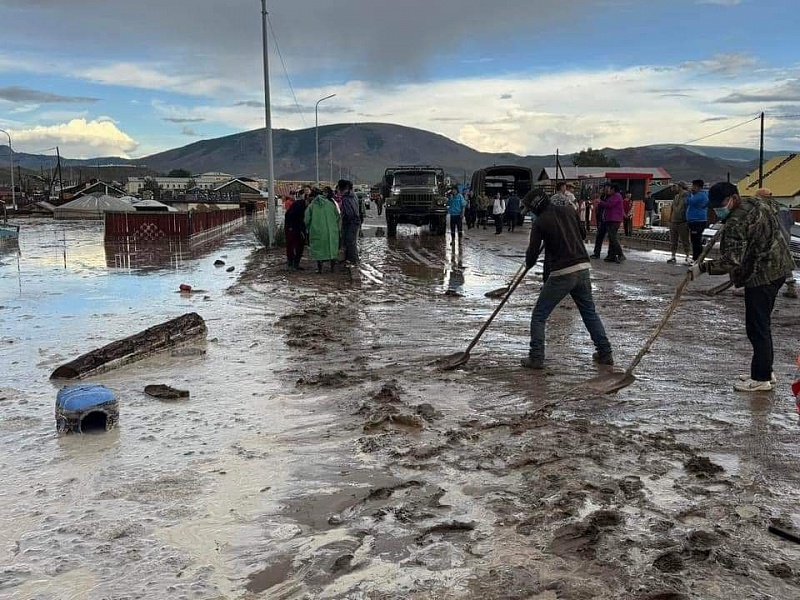 В Монголии устраняют последствия наводнения