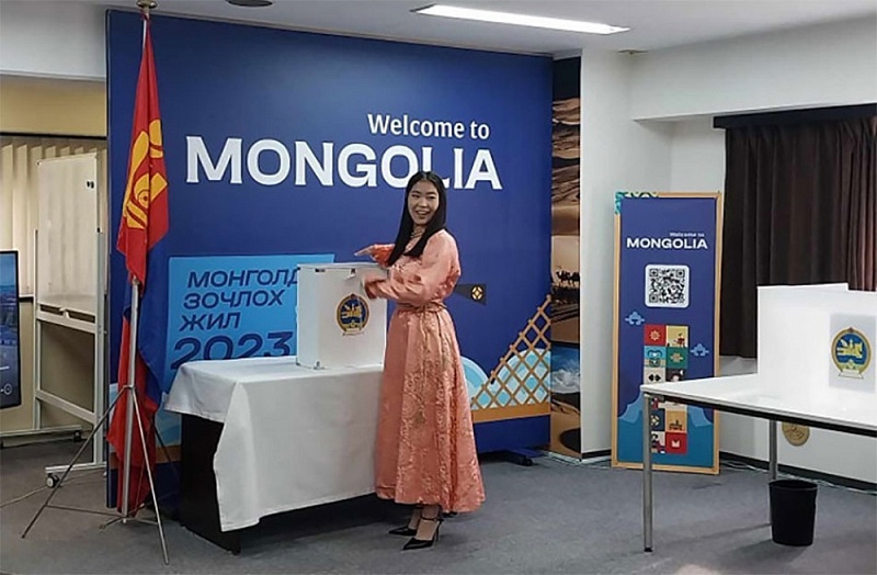 В Монголии на парламентских выборах пройдет контрольный ручной подсчет всех бюллетеней