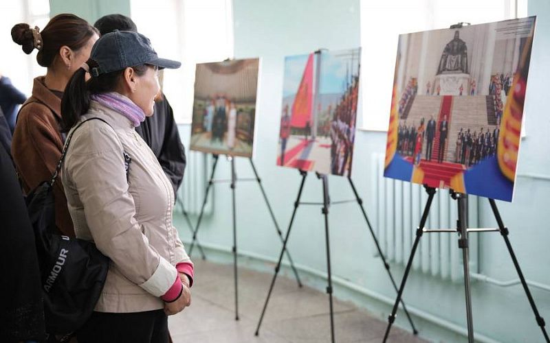 В аймаке Хувсгул открылась фотовыставка “Представление мира в Монголии и Монголии миру”