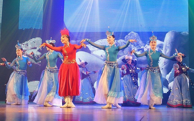 Артисты из Бурятии научат национальным танцам участников Восточного экономического форума