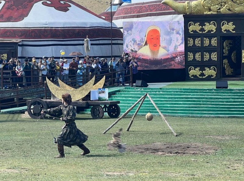 Более 900 шаманов из 27 стран принимают участие в фестивале в Монголии
