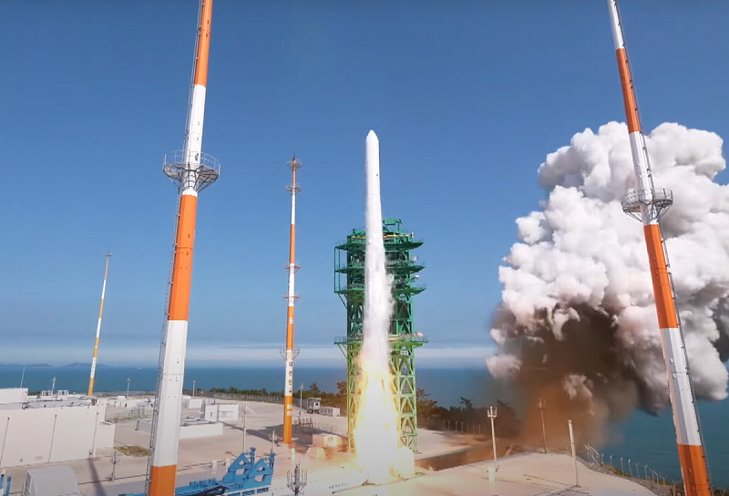 Южная Корея заявила об успешном самостоятельном запуске спутников в космос. ВИДЕО