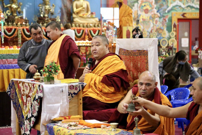 Далай-лама XlV утвердил геше Тендзин Чойдака на пост верховного ламы Калмыкии