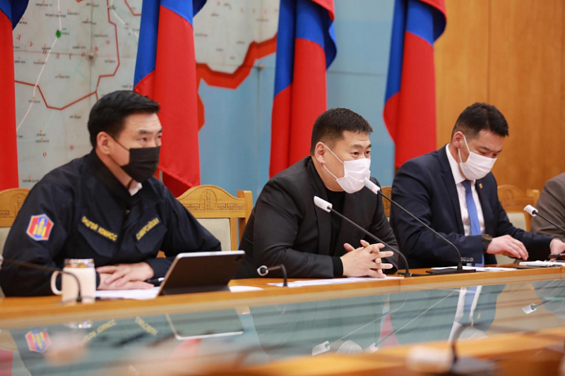 Премьер-министр Монголии призвал ускорить вакцинацию в аймаках страны