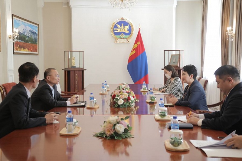 Глава МИД Монголии встретилась с послом КНДР